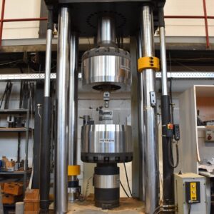 Maquina universal de ensayos tracción/compresión de 1000 kN